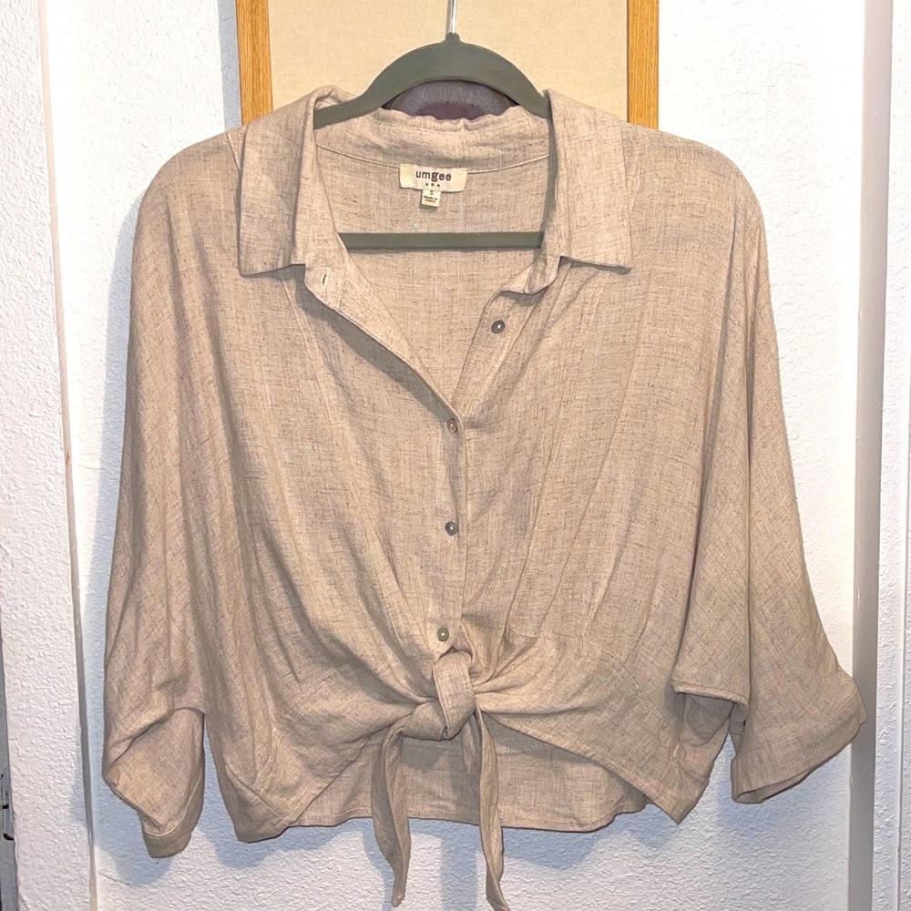 Umgee natural Linen button up top
